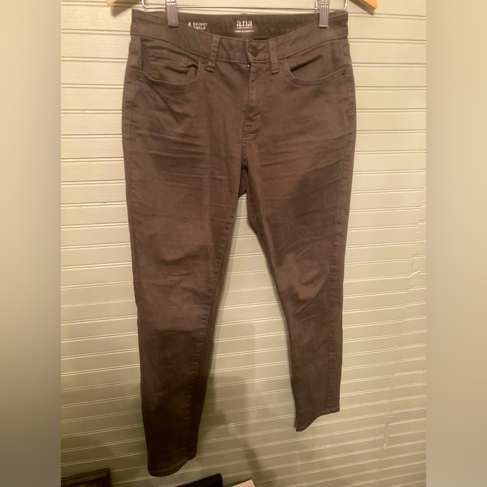 A.N.A women’s skinny jeans sz 4